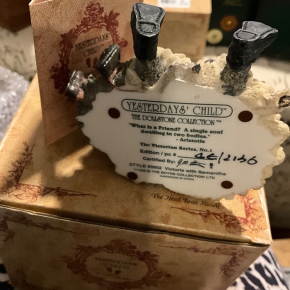 Boyds Yesterdays' Child Victoria With Samantha #3502 Victorian Ladies - Picture 4 of 8